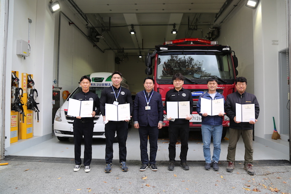 충남   왼쪽부터 김종수 씨, 김주호 씨, 한재호 그룹장, 박상원 씨, 차진호 씨, 황정기 씨    2.jpg