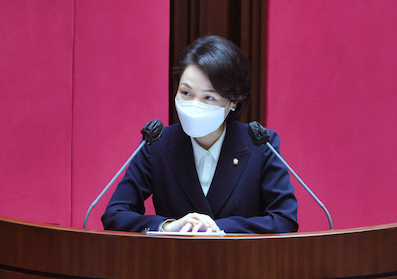 홍정민.jpg