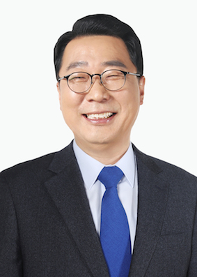 윤영찬.jpg