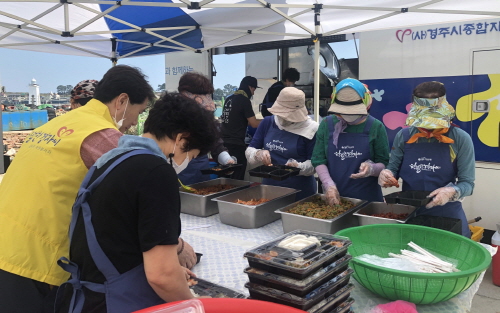 크기변환_1. (사)경주시종합자원봉사센터‘친절한 경자씨’태풍피해복구 현장‘사랑의 밥차’급식지원 (1).jpg