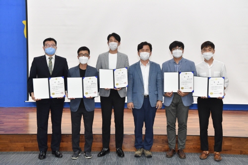 크기변환_우수_일자리사업_발굴대회(수상자_단체사진).jpg