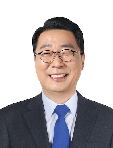 윤영찬.jpg