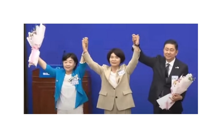 與, 새 원내대표 김병...